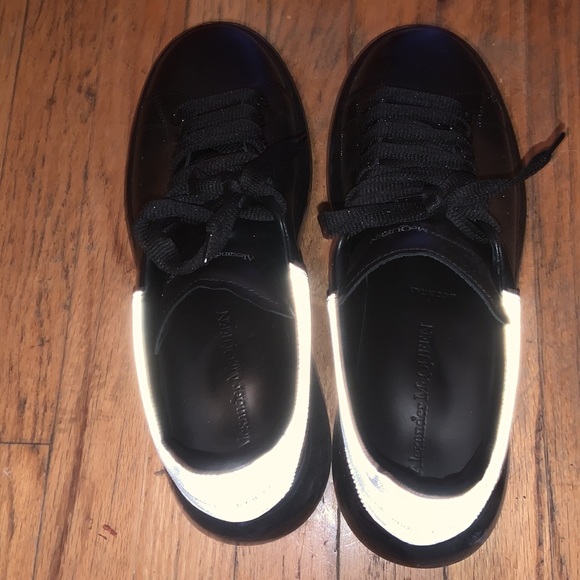 Athletic_Shoes
